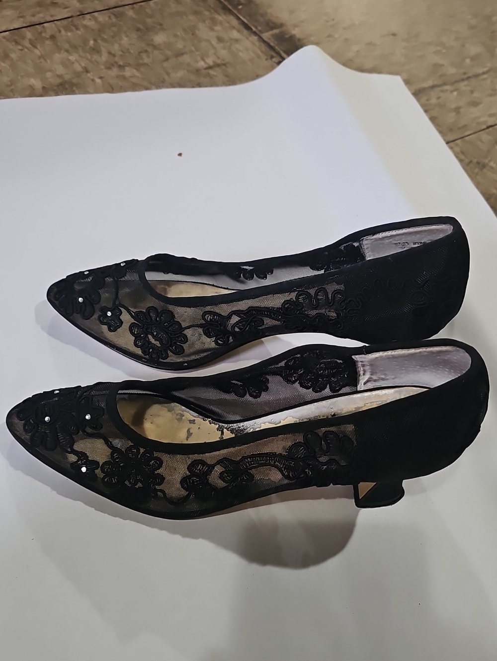 Black Lace Embellished Pointed-Toe Flats